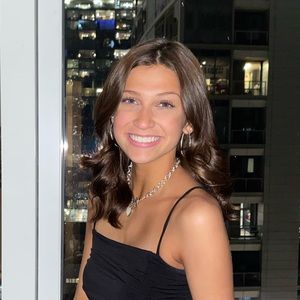 Meet your Posher, Isabel